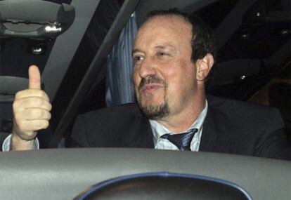 Rafa Benítez, esta mañana en el aeropuerto de Malpensa.