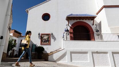 Fotografía de la Iglesia de la Encarnación de la localidad de Yunquera, donde oficiaba misa el sacerdote malagueño de 34 años de este municipio que ha sido detenido por presuntamente agredir sexualmente a al menos cuatro mujeres a las que sedaba y grababa.