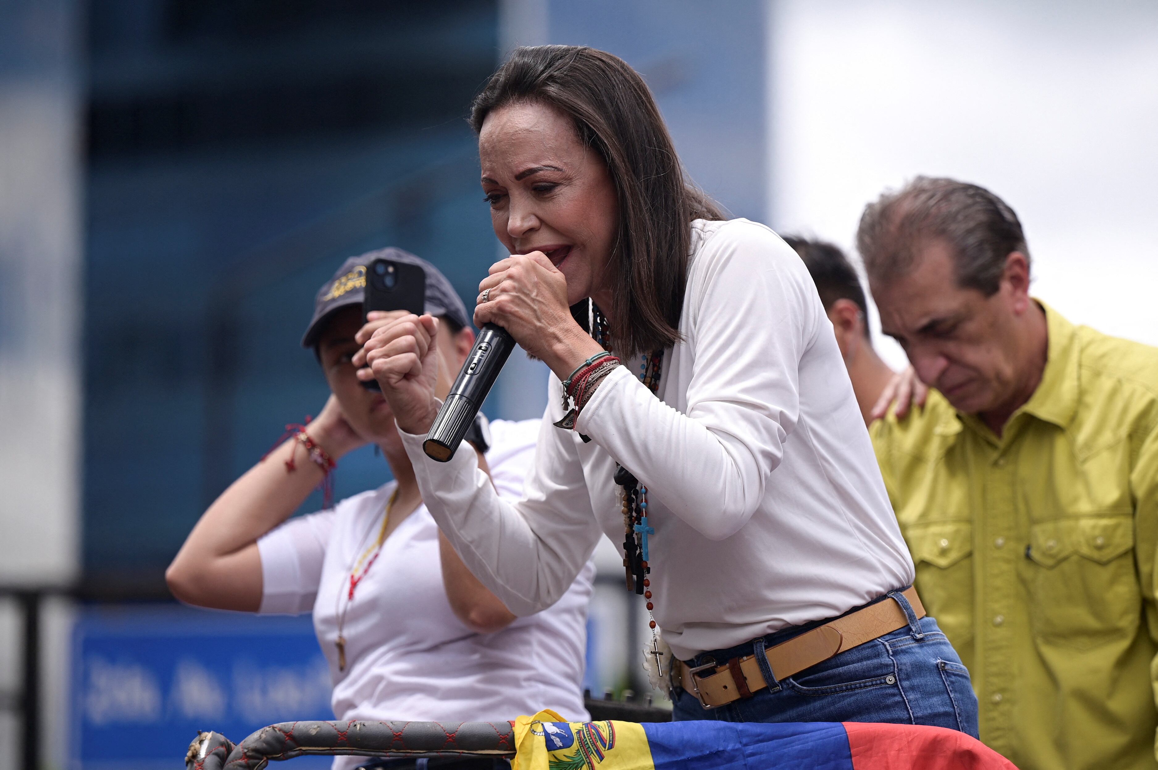 María Corina Machado se pone a resguardo por seguridad y convoca a una marcha nacional para el sábado 