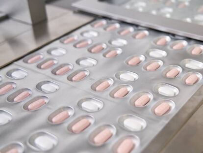 EE UU paga 4.650 millones a Pfizer por 10 millones de tratamientos anti-Covid