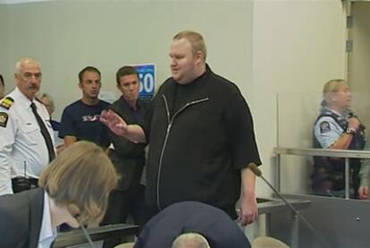 Kim Dotcom, fundador de Megaupload comparece ante el juez de Auckland.