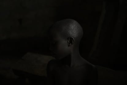 Sólo un 15% de los niños que trabajan tienen tiempo para ir a la escuela (foto tomada en Uganda).  