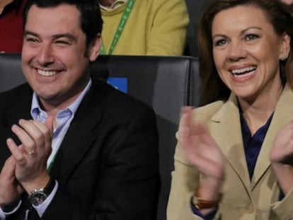 El nuevo líder del PP andaluz, Juan Manuel Moreno, y la secretaria general, María Dolores de Cospedal.