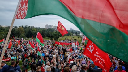 Partidarios de Lukashenko en una movilización en apoyo al líder autoritario, el 19 de agosto en Minsk.