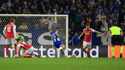 Galeno ante Rice y Jorginho en la acción que precede al 1-0 del Oporto al Arsenal.