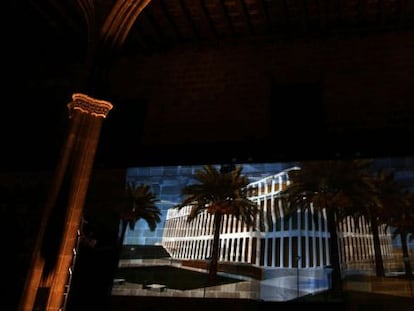 Proyección del futuro museo Hermitage Barcelona durante la presentación del proyecto hoy en la Llotja de Mar.