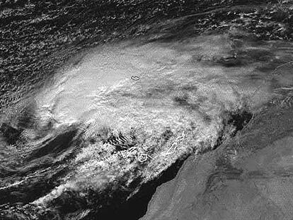 Tormenta tropical Delta sobre las islas Canarias en noviembre de 2005.