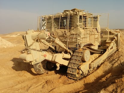 Una de las excavadoras de Caterpillar que emplea el ejército israelí