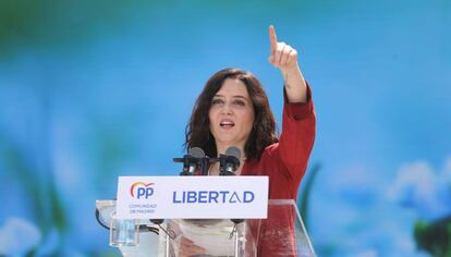 La presidenta de la Comunitat de Madrid i candidata del PP, Isabel Díaz Ayuso, en un acte a Majadahonda aquest dissabte.