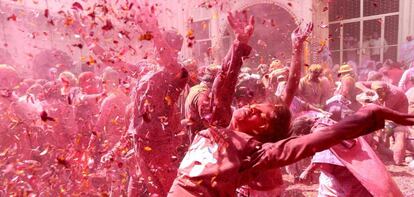 Celebración del Holi en Uttar Pradesh (India).