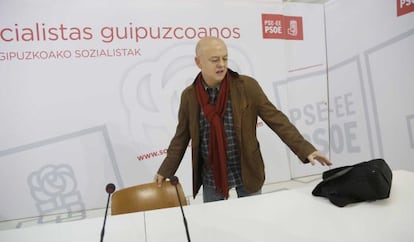 Od&oacute;n Elorza, durante la rueda de prensa ofrecida en San Sebasti&aacute;n.