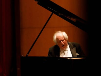 Grigori Sokolov durante su recital en Pamplona, ayer en Baluarte.