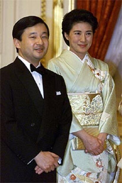 El príncipe Naruhito, junto a su esposa Masako, durante un concierto en Tokio el pasado marzo.