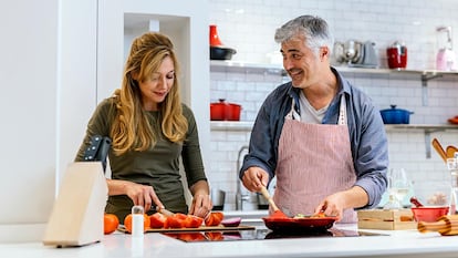 Artículo de EL PAÍS Escaparate que describe el mejor regalo de Lecuine para los padres más cocinillas.