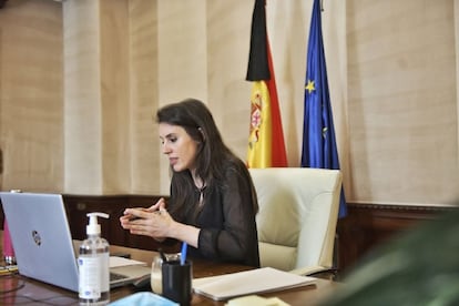 Irene Montero, durante una reunión con CC OO y UGT, el pasado 28 de mayo.