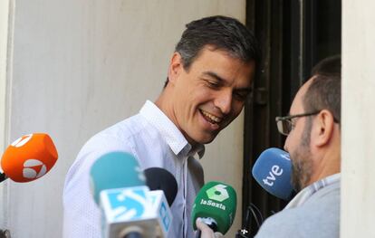 Llegada de Pedro Sanchez, secretario general del PSOE, a la sede del partido en la calle Ferraz de Madrid