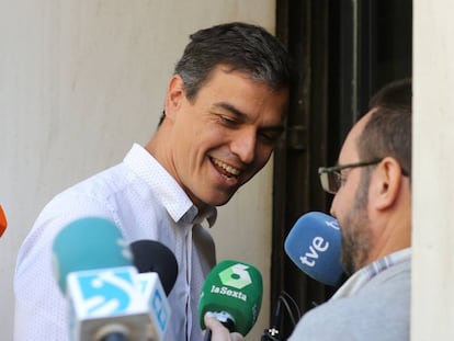 Llegada de Pedro Sanchez, secretario general del PSOE, a la sede del partido en la calle Ferraz de Madrid