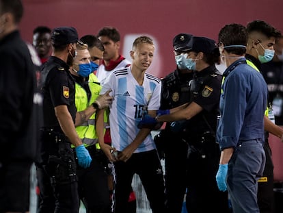 El espontáneo, detenido.