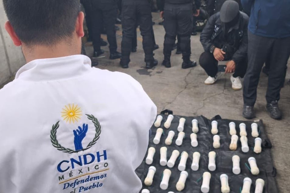 Confiscados 59 explosivos en un autobús de maestros y estudi