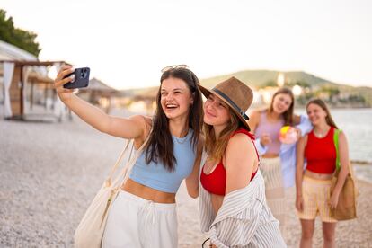 Es importante tener claro que los adolescentes no quieren fastidiar con su actitud de rebeldía a la familia, sino que están creciendo y madurando. 