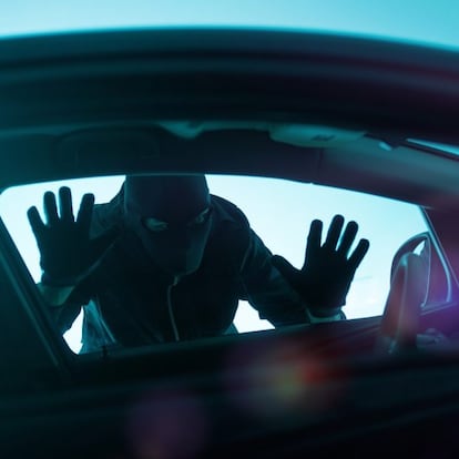 Protege tu coche del robo de moda: este accesorio arrasa en el mercado negro y ahora es la nueva obsesión de los ladrones