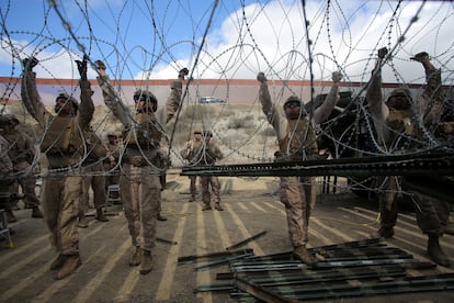 Marinos estadounidenses en la frontera entre México y Estados Unidos. en Tijuana, el 6 de febrero de 2025.