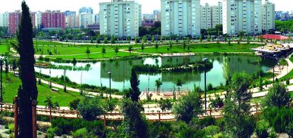 La urbanización Parque Urbano Inundable La Marjal, en Alicante, incluye un depósito de retención para almacenar temporalmente el volumen de agua acumulado.