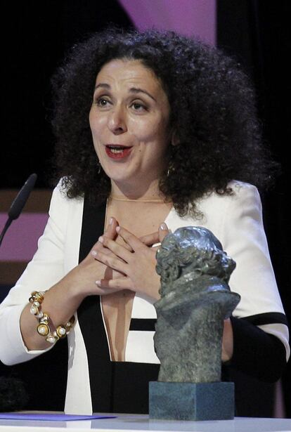 Sandra Hermida Muñiz, tras recibir el Goya a la mejor dirección de producción por su trabajo en 'Lo imposible'.