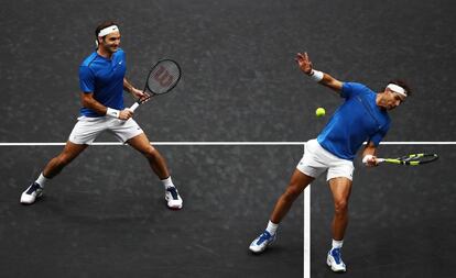 Federer y Nadal, durante el partido.