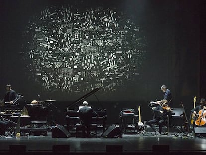 Ludovico Einaudi durante su actuaci&oacute;n en el Liceo.