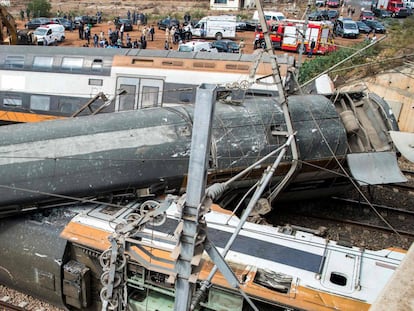 El tren descarrilado en la localidad de Bourkandel.