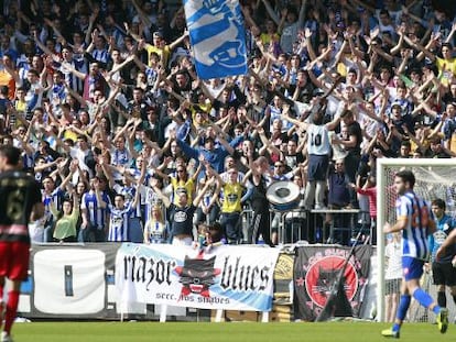 Los Riazor Blues, en la grada de Riazor en un partido de esta temporada.