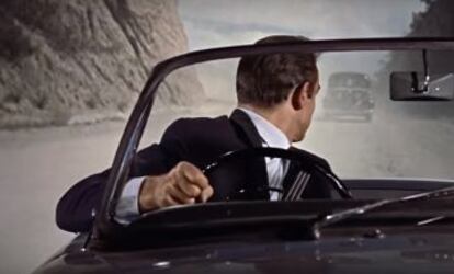 Fotograma de una persecución rodada con retroproyector en la primera película de James Bond, 'Dr. No' de 1962, con Sean Connery en el papel del agente 007.