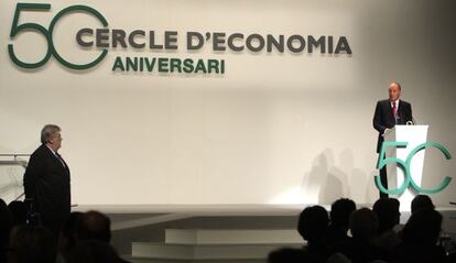 El Rey y Jos&eacute; Manuel Lara en el 50 aniversario del C&iacute;rculo de Econom&iacute;a. 