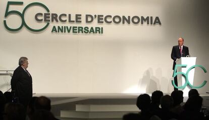El Rey y José Manuel Lara en el 50 aniversario del Círculo de Economía.