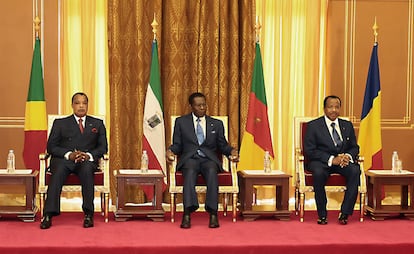 El presidente de República de Congo, Denis Sassou Nguesso, de Guinea Ecuatorial, Teodoro Obiang Nguema, y Camerún, Paul Biya, en una reunión en Yaundé (Camerún), en diciembre de 2016.