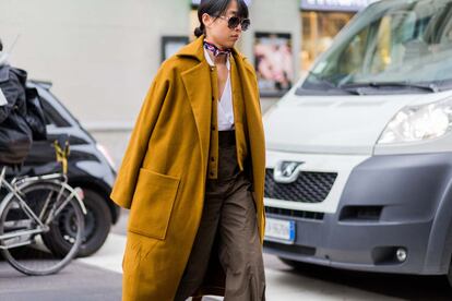 Street Style: February 25 &#8211; Milan Fashion Week Fall/Winter 2016/17