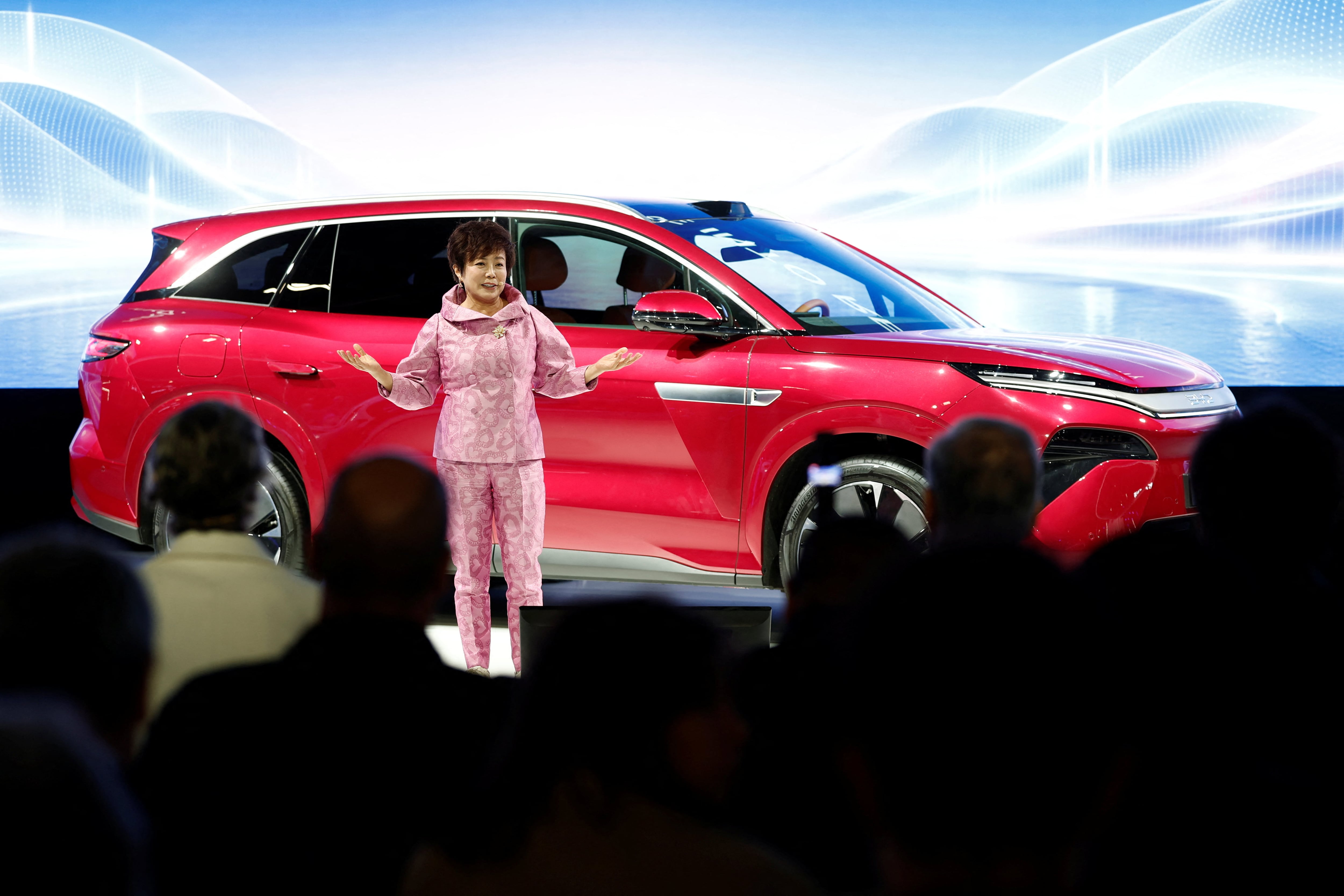 China inunda la principal cita del automóvil europeo con más modelos y cargas para eléctricos en cinco minutos