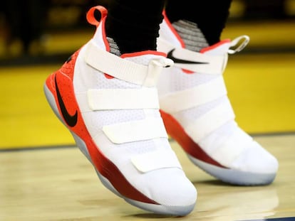 Las Nike que calz&oacute; LeBron James en la final de la NBA