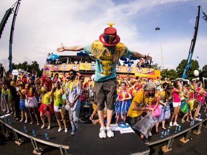 El &#039;bloco&#039; Sargento Pimienta durante el Carnaval de R&iacute;o 2014.  