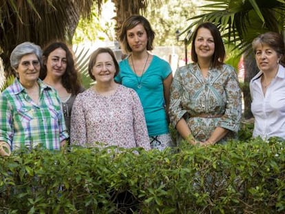 Nuns Aurelia Cuesta (first on left) and María José Palominio (third on left) with refuge staff Sonia Pérez, Elena Guerra, Dolores Martínez and Librada Luiz.