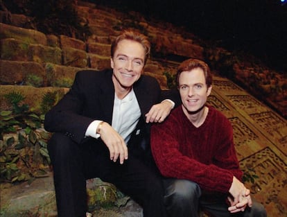 David Cassidy (i) junto a su hermano Patrick en Las Vegas (EE UU), el 11 de noviembre de 1997.