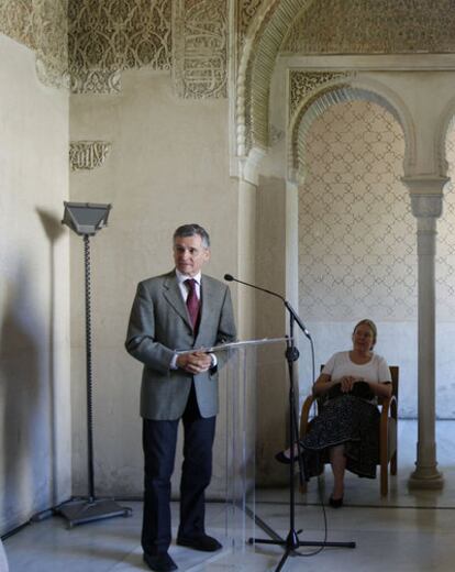 Paulino Plata y Carolyn Richmond, ayer en Granada.