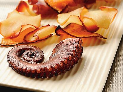 Receta de calabaza con pulpo y 'chips' de membrillo