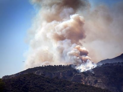 Incendio forestal en la comarca de la Terra Alta de Tarragona.