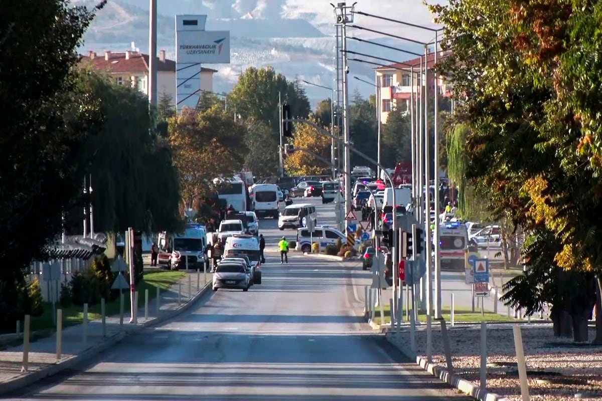 At least three dead and 14 injured in an attack against an arms factory in Ankara