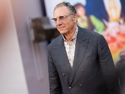 Michael Richards en el estreno de 'Sin edulcorar' en el Teatro Egipcio de Hollywood, el 30 de abril de 2024 en Los Ángeles (California).