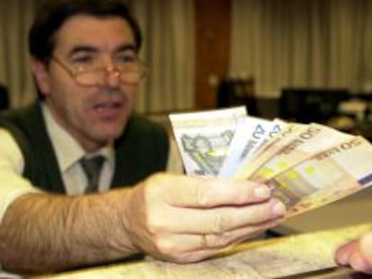 Los créditos a empresas no financieras y autónomos se redujeron en 2013 en 88.179 millones de euros, lo que supuso una tasa de caída interanual del 9,2 %, la más acusada desde el inicio de la crisis, según la Unión de Asociaciones de Trabajadores Autónomos y Emprendedores (UATAE). EFE/Archivo