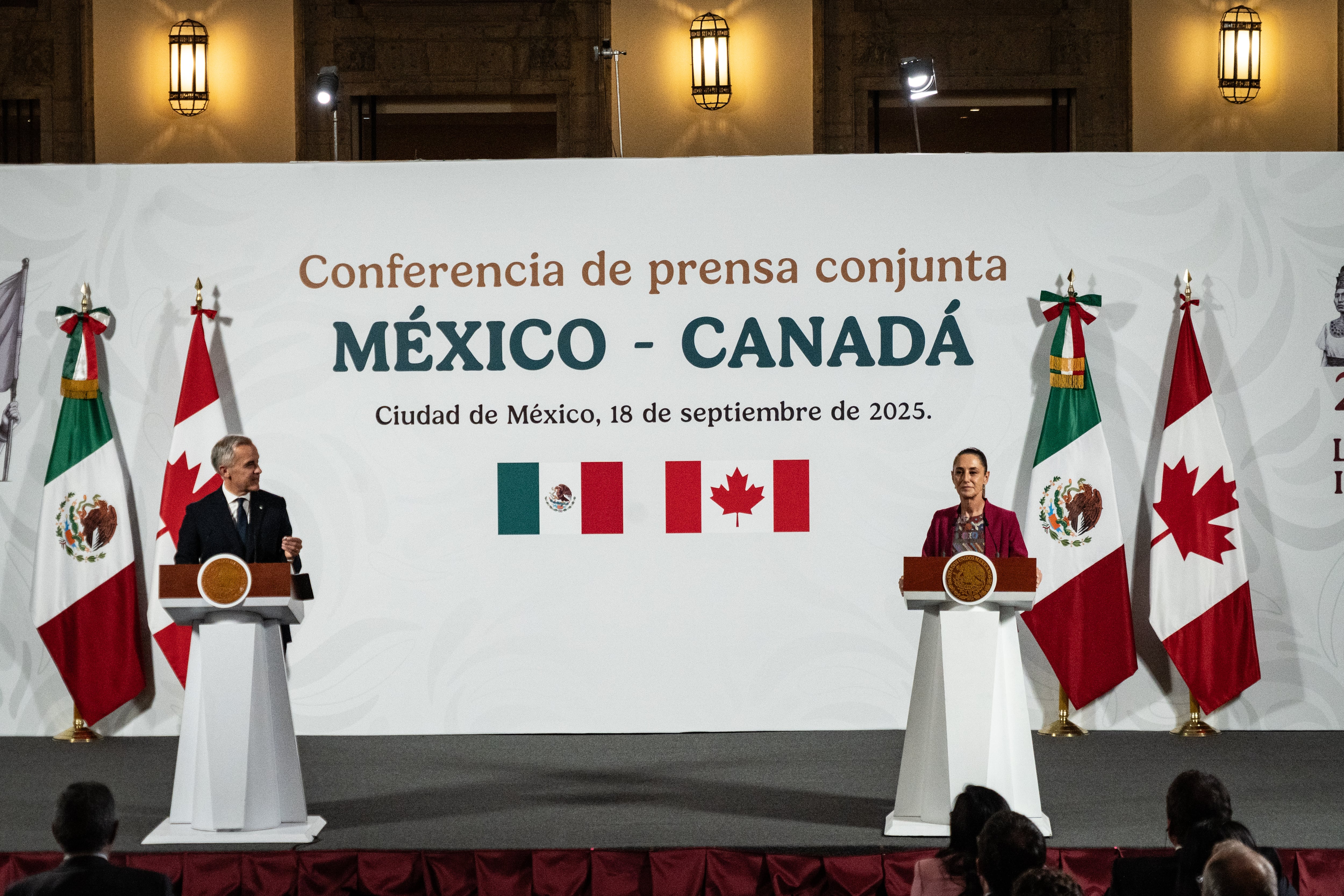 Mark Carney y Claudia Sheinbaum en Ciudad de México, el 18 de septiembre.