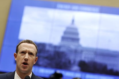El CEO de Facebook, Mark Zuckerberg, en el Capitolio. 